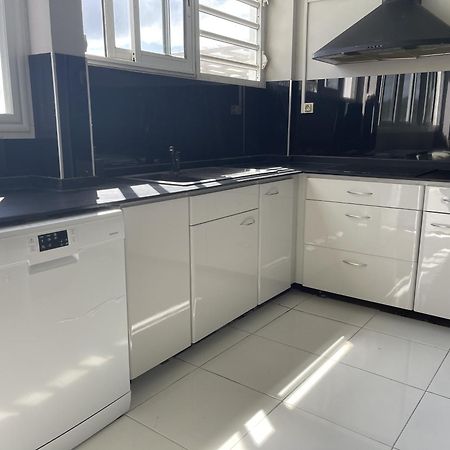 Appartement Lalau Avec Vue Sur La Mer Et Piscine Schoelcher Exterior foto