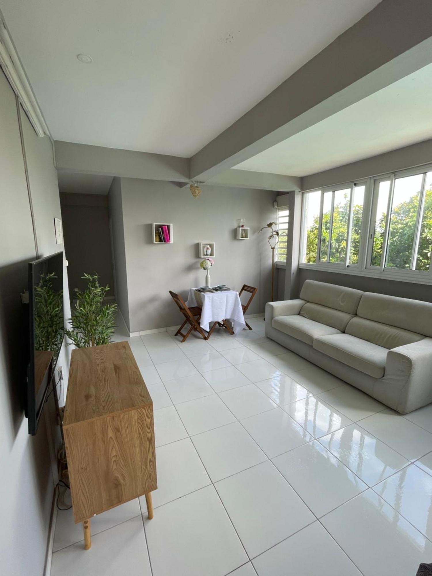 Appartement Lalau Avec Vue Sur La Mer Et Piscine Schoelcher Exterior foto